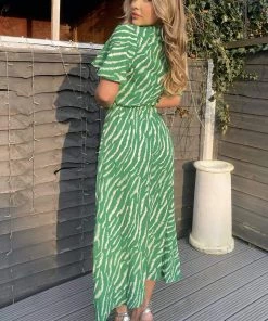 AX Paris Green And White Animal Print Double Slit Midi Dress 8 AX Paris Green And White Animal Print Double Slit Midi Dress
